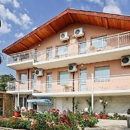 Guest house Karina Balchik