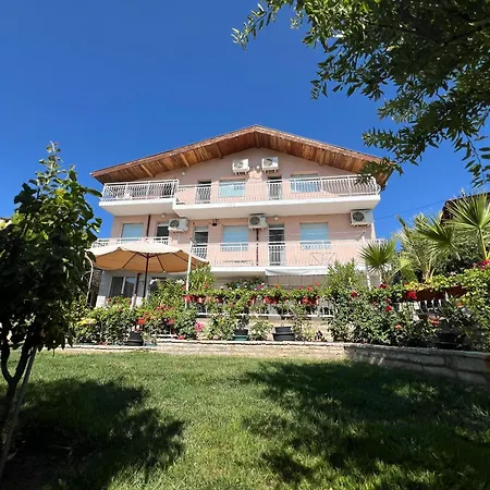 Karina Guest house 4*