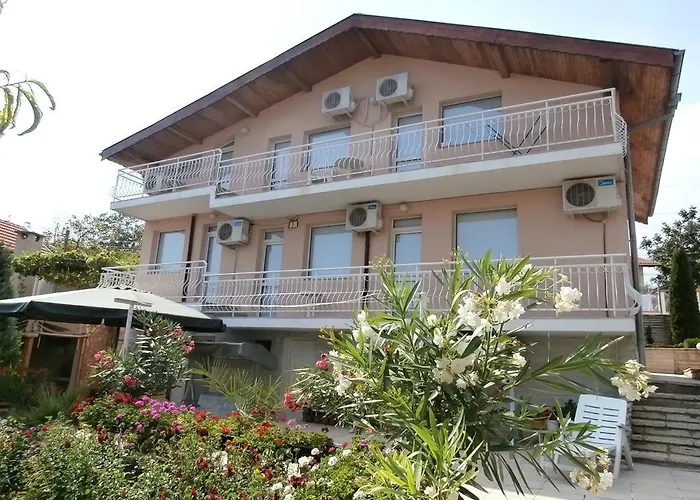 Guest house Karina 4*