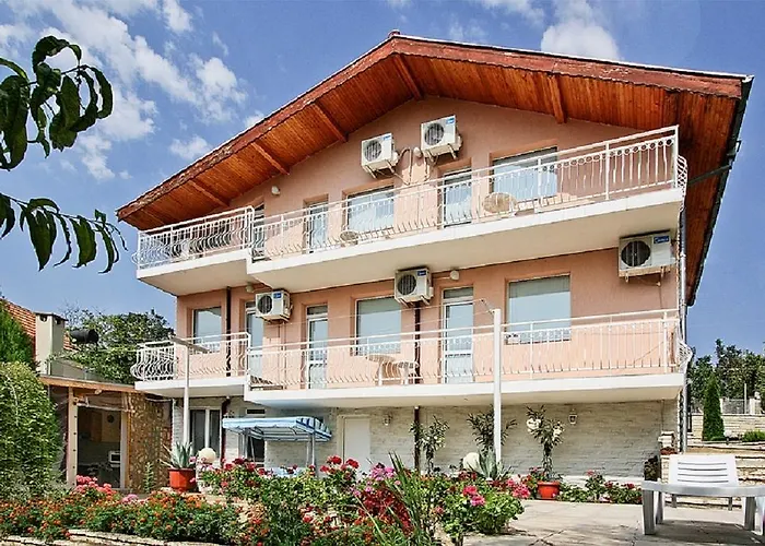 Guest house Karina Balchik